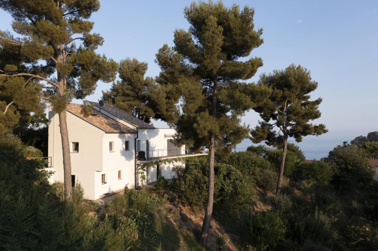 Апартаменты 456 Chemin De La Pinede Ментона Экстерьер фото